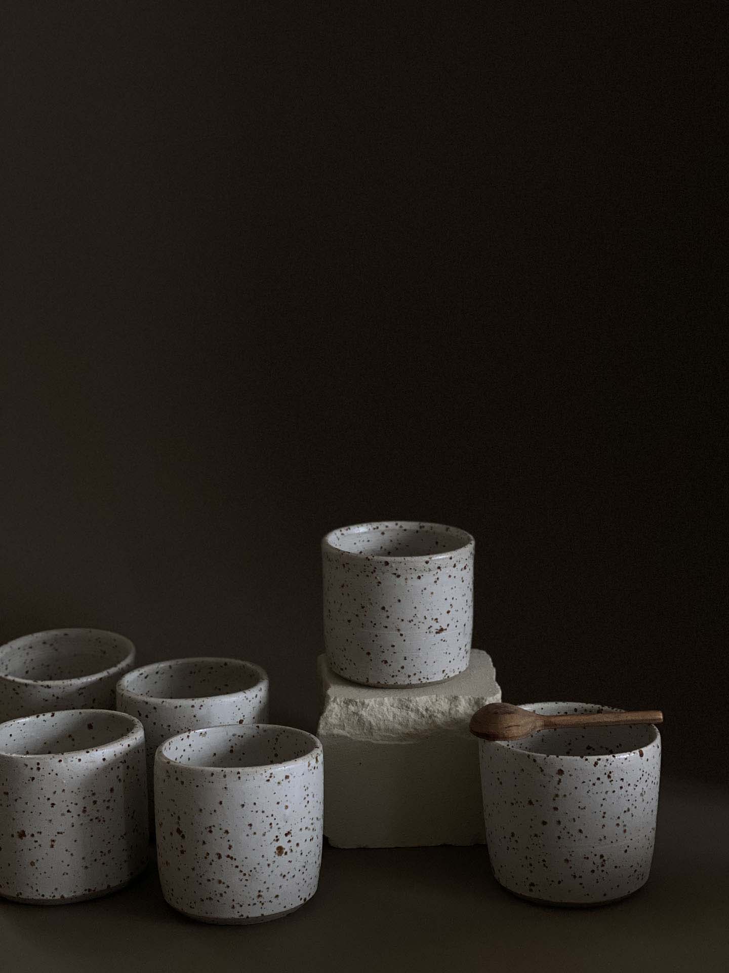 Tasse expresso en grès pyrité